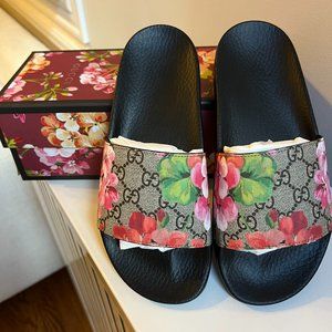 NWT Gucci Woman's Pursuit Pool Slide Sandals